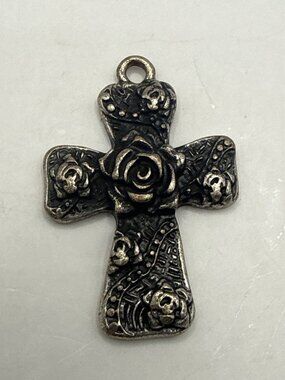 Vintage Gothic Rose Cross Pendant Necklace Silver Grunge Y2K Aesthetic Accessory
